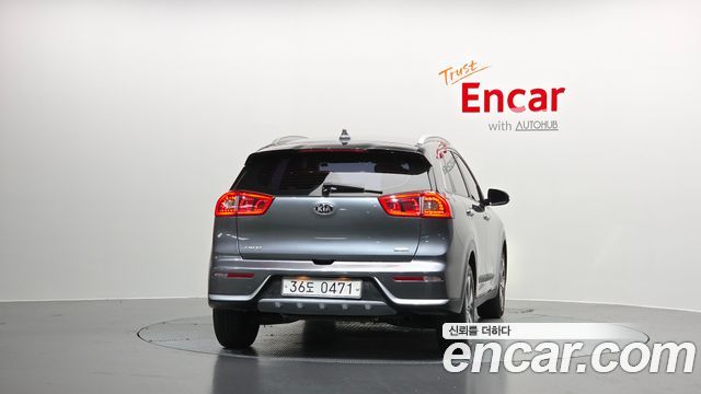 Kia Niro Prestige — пробег 60 538 км — фото 4 из 5