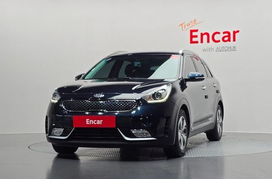 Kia Niro Prestige — пробег 152 939 км — фото 3 из 5