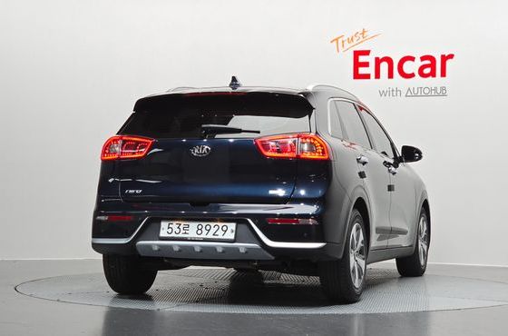 Kia Niro Prestige — пробег 152 939 км — фото 4 из 5