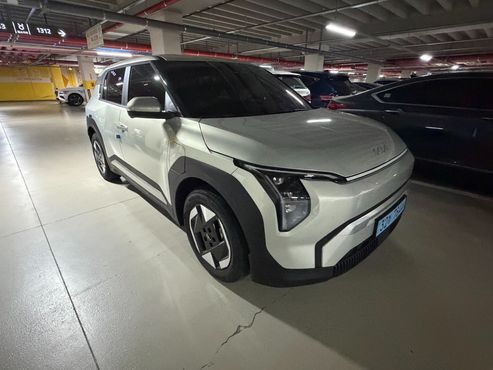 Kia EV3 Standard 2WD Air — пробег 131 км — фото 3 из 5