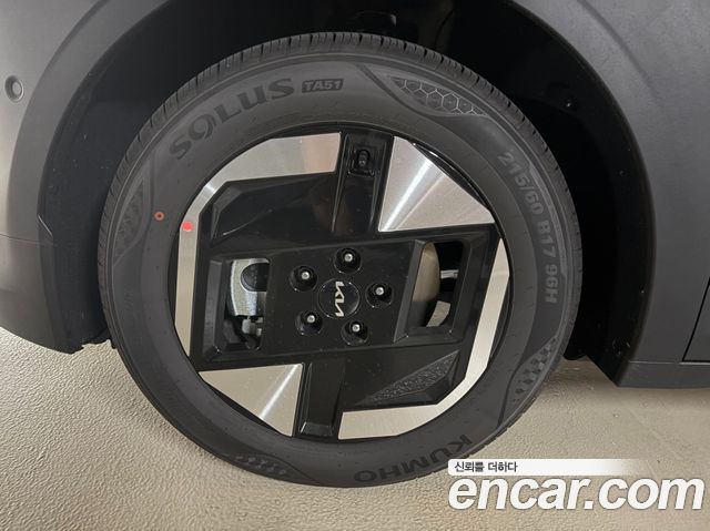 Kia EV3 Standard 2WD Air — пробег 131 км — фото 5 из 5