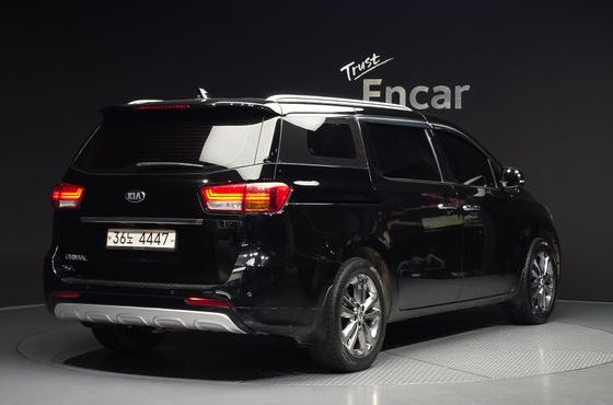 Kia Carnival 9-seater Noblesse — пробег 171 572 км — фото 2 из 5