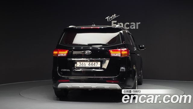 Kia Carnival из Кореи Encar