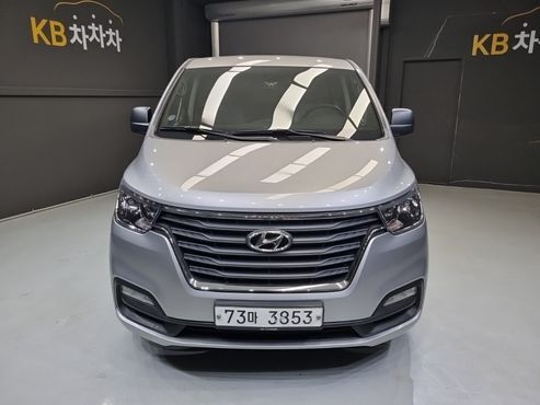 Hyundai Starex Wagon 12-Seater Smart — пробег 72 877 км — фото 1 из 5