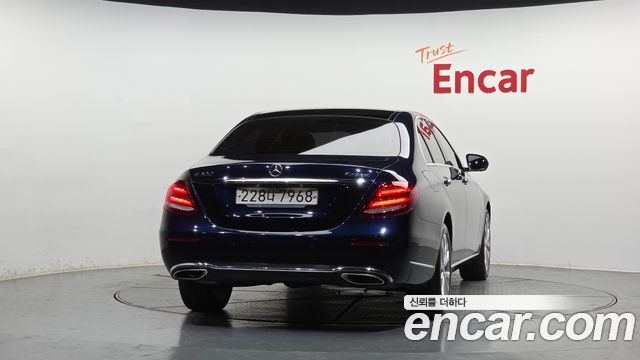 Mercedes-Benz E-Class из Кореи Encar