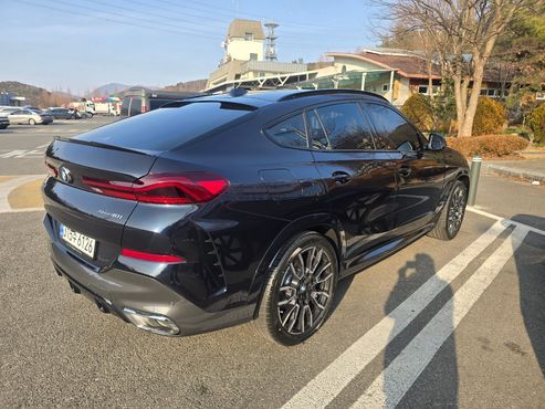 BMW X6 xDrive40i M Sport — пробег 2 965 км — фото 4 из 5