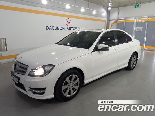 Mercedes-Benz C-Class C200 CGI AVANTGARDE — пробег 156 000 км — фото 2 из 5