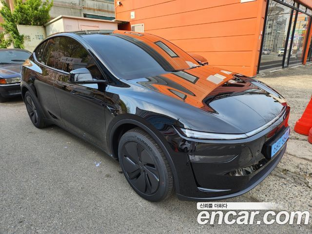 Tesla Model Y Premium RWD — пробег 500 км — фото 3 из 5
