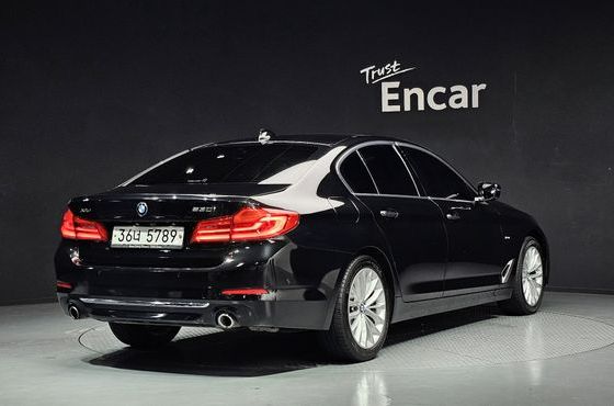 BMW 5-Series 530i xDrive Luxury Plus — пробег 51 463 км — фото 2 из 5