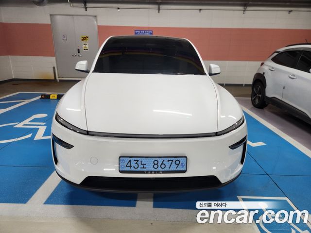 Tesla Model Y Premium RWD — пробег 500 км — фото 1 из 5