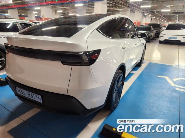 Tesla Model Y Premium RWD — пробег 500 км — фото 5 из 5