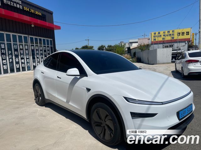 Tesla Model Y Premium RWD — пробег 500 км — фото 3 из 5