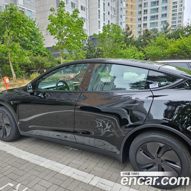 Tesla Model Y Premium RWD — пробег 500 км — фото 3 из 5