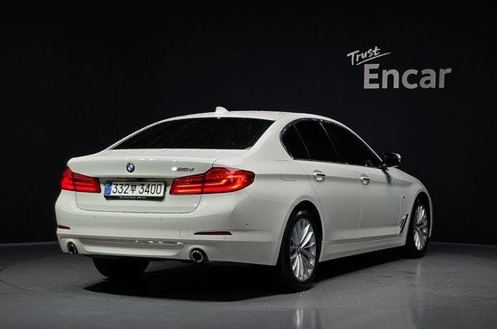 BMW 5-Series 520d Luxury Special Edition — пробег 125 870 км — фото 2 из 5