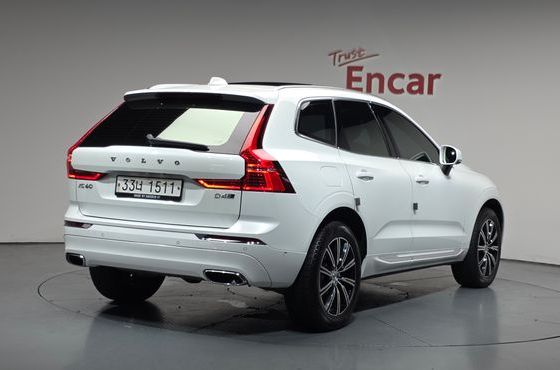 Volvo XC60 D4 Inscription — пробег 102 530 км — фото 2 из 5