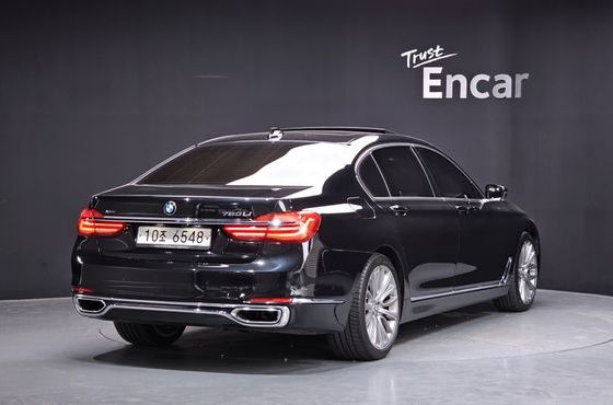 BMW 7-Series 750Li xDrive — пробег 148 989 км — фото 2 из 5