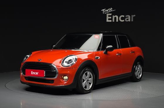Mini Cooper 5Door Standard 3rd — пробег 99 282 км — фото 1 из 5