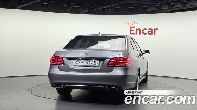 Mercedes-Benz E-Class E220 Bluetec Avantgarde — пробег 85 818 км — фото 4 из 5