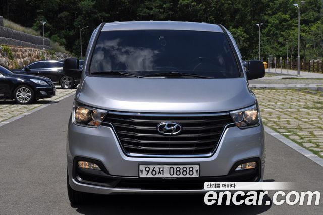 Hyundai Starex Van 5-Seater Modern — пробег 251 000 км — фото 1 из 5