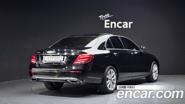 Mercedes-Benz E-Class из Кореи Encar
