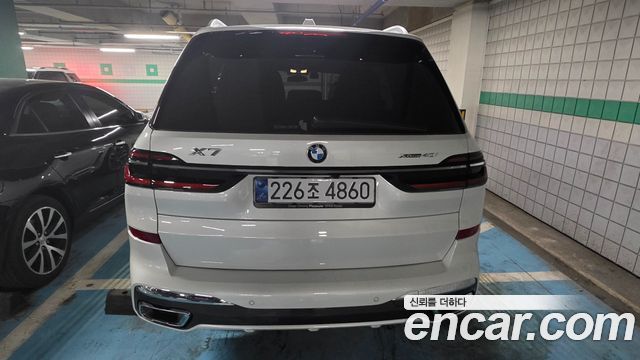 BMW X7 xDrive 40i M Sport 7STR — пробег 15 000 км — фото 5 из 5
