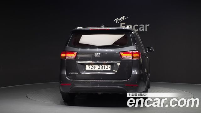 Kia Carnival из Кореи Encar