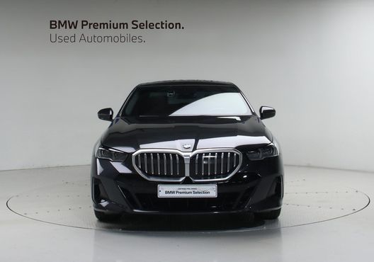 BMW 5-Series 520i M Sport — пробег 4 194 км — фото 2 из 5