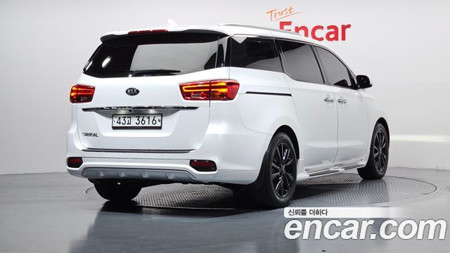 Kia Carnival из Кореи Encar