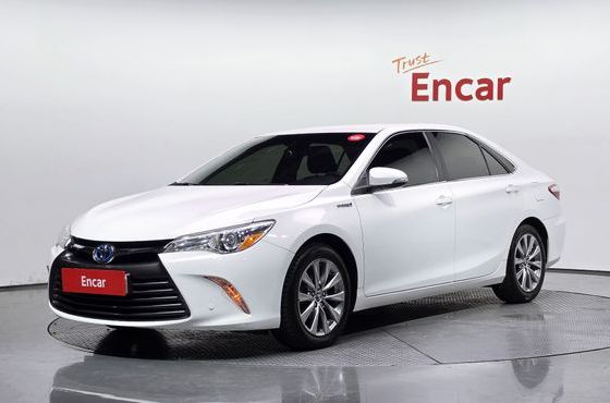 Toyota Camry Hybrid LE — пробег 71 538 км — фото 1 из 5