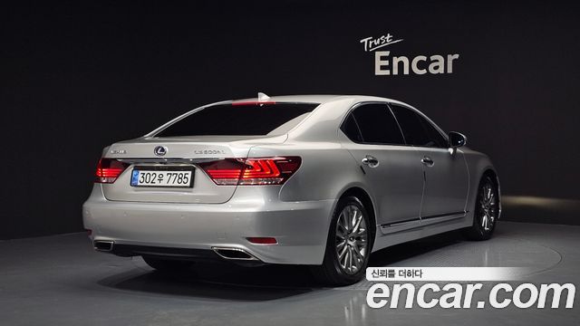 Lexus LS 5-Seats Ottoman XF40 — пробег 241 188 км — фото 2 из 5