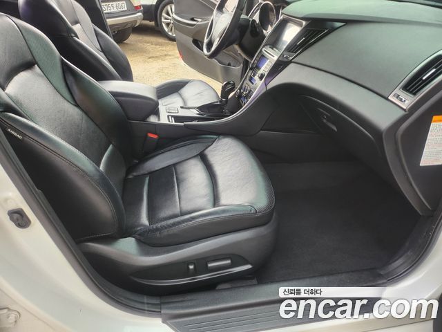 Hyundai Sonata 2.0 Premier — пробег 240 707 км — фото 3 из 5