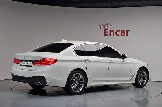BMW 5-Series 530i M Sport Package — пробег 90 805 км — фото 2 из 5