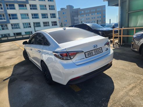 Hyundai Sonata 2.0 Plug-in HEV Permium — пробег 205 843 км — фото 4 из 5
