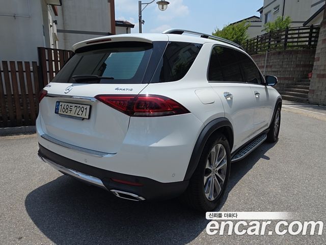Mercedes-Benz GLE-Class GLE300d 4MATIC — пробег 65 500 км — фото 4 из 5