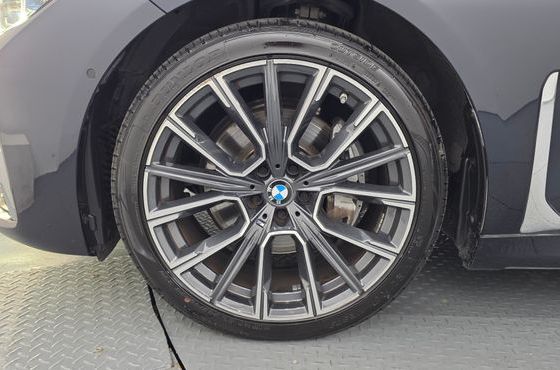 BMW 7-Series 740Li xDrive M Sport Package — пробег 103 772 км — фото 5 из 5