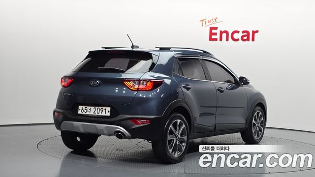 Kia Stonic из Кореи Encar