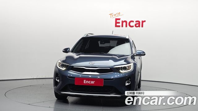 Kia Stonic из Кореи Encar