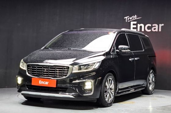 Kia Carnival 9-Seater Noblesse Special — пробег 180 009 км — фото 1 из 5