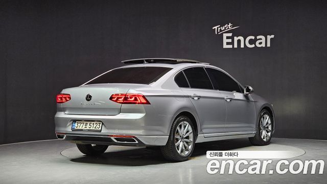 Volkswagen Passat 2.0 TDI Prestige — пробег 53 925 км — фото 2 из 5