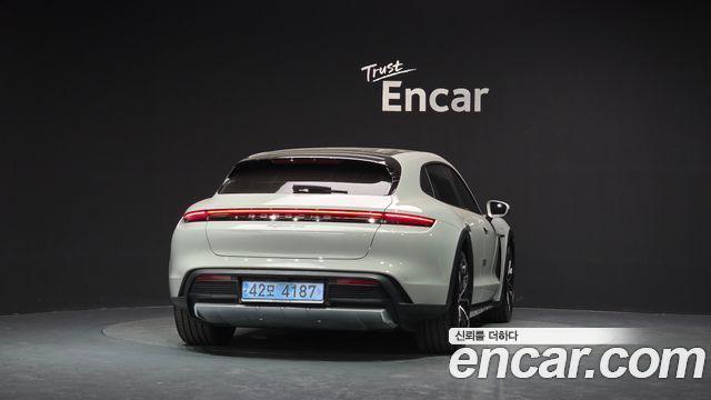 Porsche Taycan 4S Cross Turismo — пробег 53 480 км — фото 4 из 5