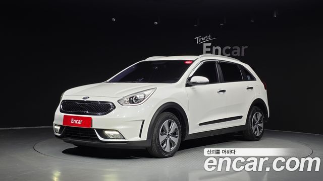 Kia Niro Prestige — пробег 85 601 км — фото 1 из 5