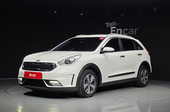 Kia Niro Prestige — пробег 85 601 км — фото 1 из 5