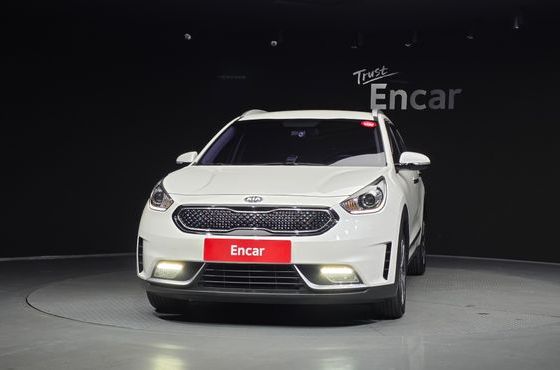 Kia Niro Prestige — пробег 85 601 км — фото 3 из 5