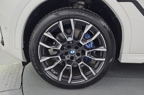 BMW X6 xDrive40i M Sport — пробег 20 120 км — фото 5 из 5