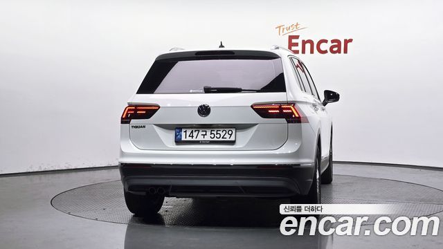 Volkswagen Tiguan 2.0 TDI Premium — пробег 57 069 км — фото 4 из 5