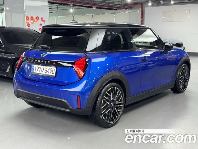 Mini Cooper Favoured — пробег 4 278 км — фото 4 из 5