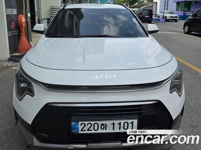Kia Niro Signature — пробег 106 000 км — фото 1 из 5