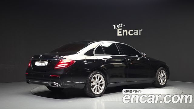 Mercedes-Benz E-Class из Кореи Encar