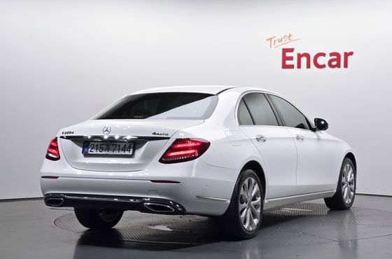 Mercedes-Benz E-Class E220d 4MATIC Exclusive — пробег 120 569 км — фото 2 из 5