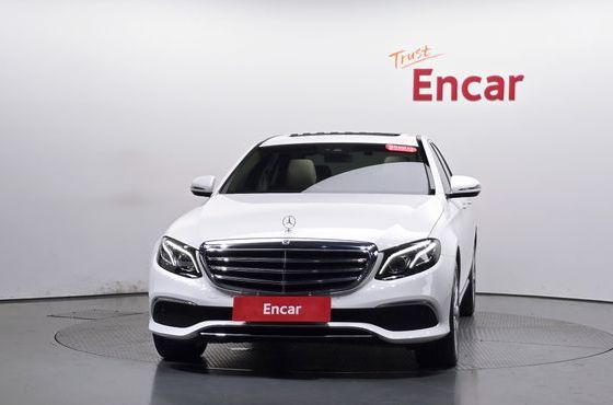 Mercedes-Benz E-Class E220d 4MATIC Exclusive — пробег 120 569 км — фото 3 из 5